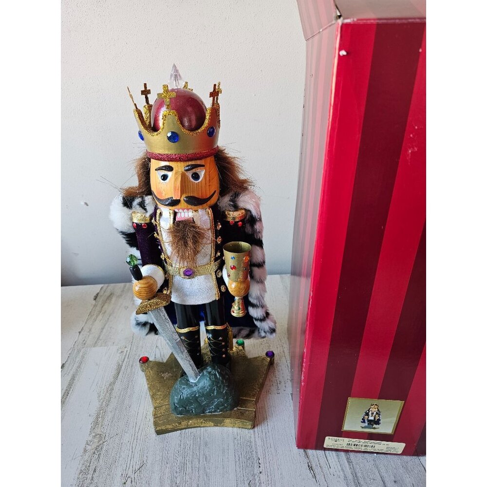 Bombay 18" King arthur‎ camelot nutcracker Xmas sword soldier centerpiece